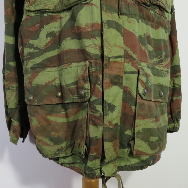 VESTE DE SAUT CAMOUFLEE DE PARACHUTISTE TAP MODELE 47-56 TROUPES AEROPORTEES LEGION ETRANGERE TAP